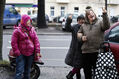 Drei junge Leute mit Down-Syndrom auf der Straße (Foto: Julia Nitzschke)