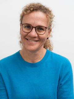 Liane Neubert Geschäftsführerin Telefon: 030/ 82 99 98 1481 oder Mobil: 0176/ 10179 246 liane.neubert@lebenshilfe-berlin.de Liane Neubert Geschäftsführerin Telefon: 030/ 82 99 98 1481 oder Mobil: 0176/ 10179 246 liane.neubert@lebenshilfe-berlin.de