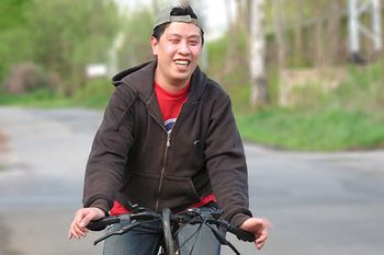 Junger Mann auf dem Fahrrad (Foto: privat)