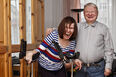 Mann und Frau lachen in die Kamera (Foto: Julia Nitzschke)