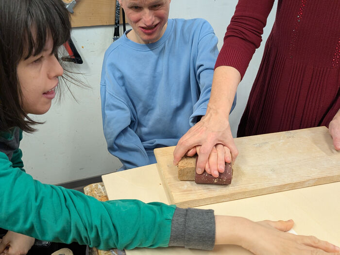 Gruppe 4: Wir bauen einen Nistkasten.