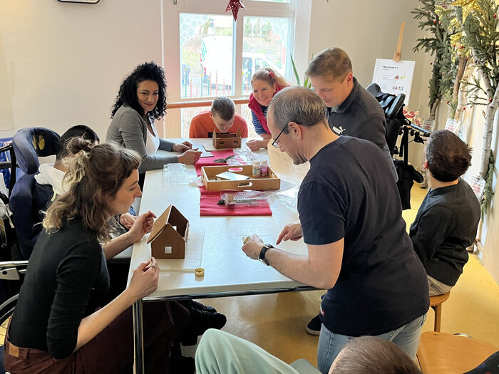 Gruppe 7: Lebkuchenhäuser bauen.