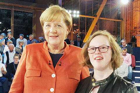 Angela Merkel und Natalie Dedreux (Foto: Michaela Dedreux)