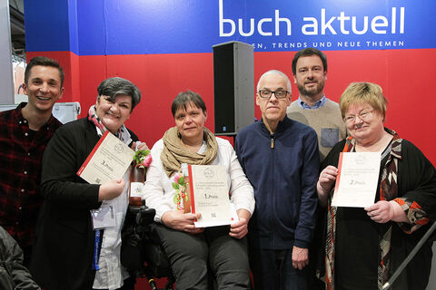 Die Preisträger Andrea Lauer (Mitte), Marlies Kalbhenn (re.) und Slavica Klimkowsky (li.) (Foto: Volker Wartmann)